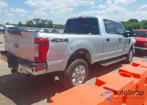 2017 Ford F-250 Xl z USA, uszkodzony, nr VIN 1FT7W2B63HEB84214